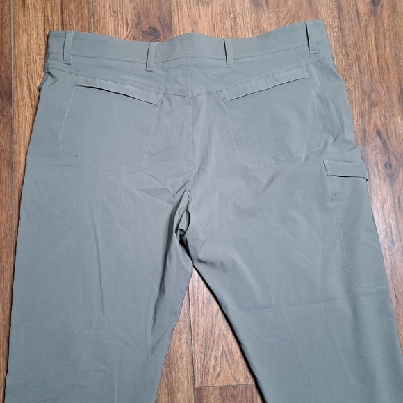 Tilley Canada Men's Pants Hiking Outdoors Ripstop Green  HQ Size 44 Actual 45x30 - Picture 7 of 12